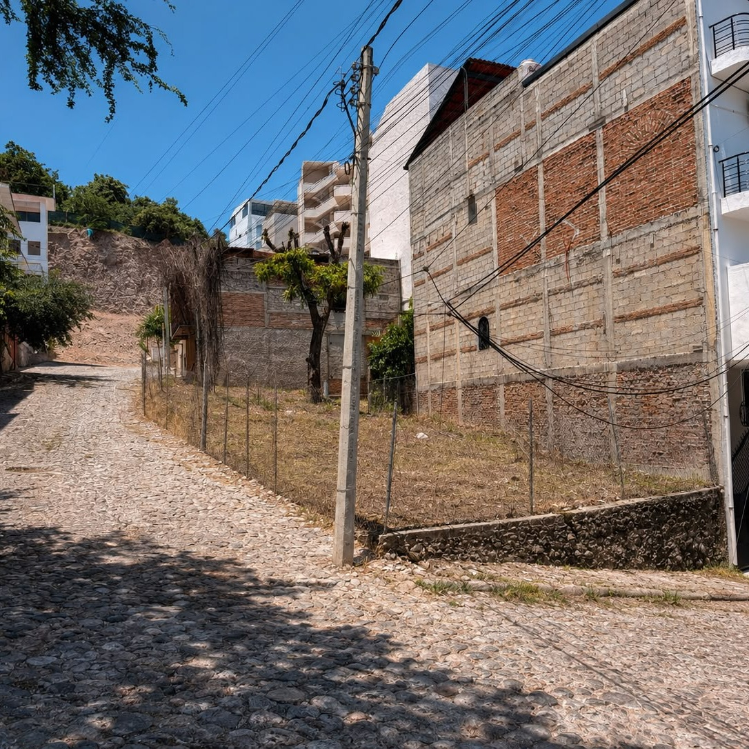 LOT Honduras 484, 5 de Diciembre